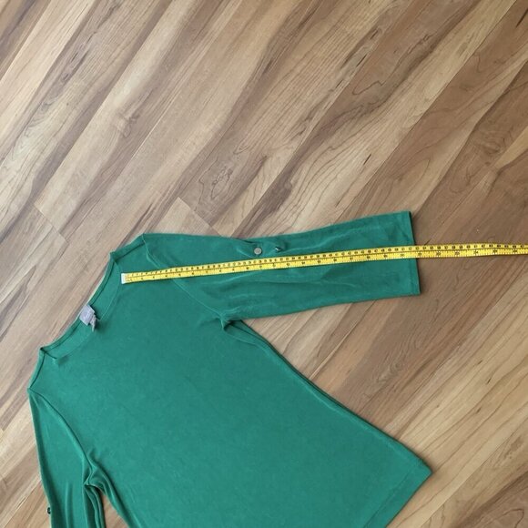 Chico’s Travelers 1 Green Roll Tab 3/4 Sleeve Shirt Top Size 8 - Picture 4 of 8